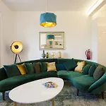 Bairro Alto Viewpoint Flat * Lizbona