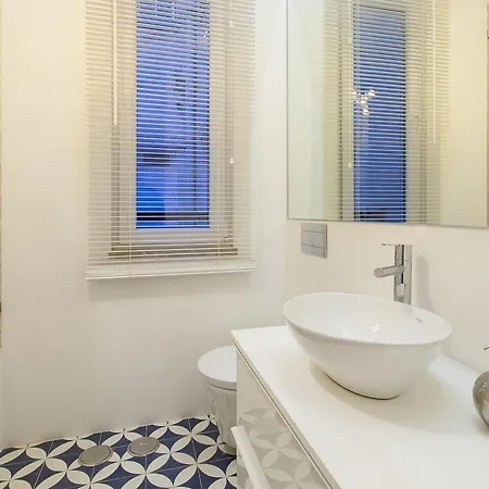 Bairro Alto Viewpoint Flat דירה *